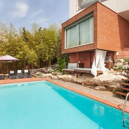 Mariposa Villa *