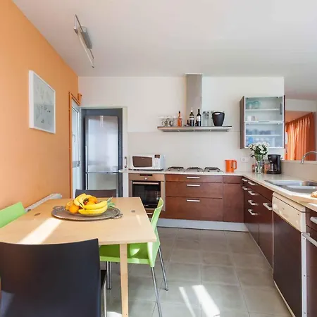 Mariposa Villa *